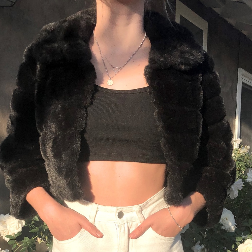 Cropped faux fur jacket